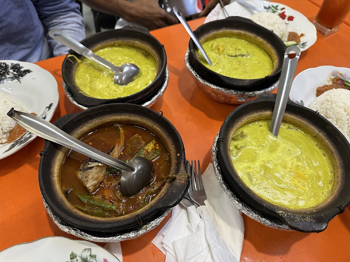 Restoran Bunga Cengkih Dengkil-3